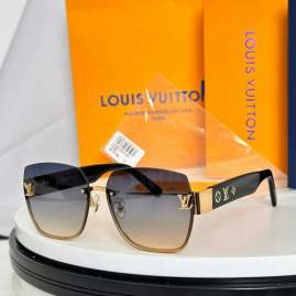 Picture of Louis Vuitton Sunglasses _SKUfw79399219fw